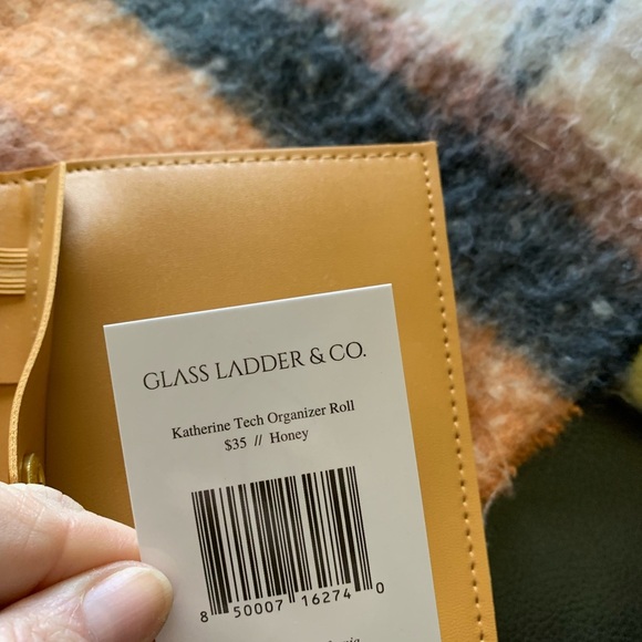 Glass Ladder & Co. Katherine Tech Organizer Roll in Honey - Picture 4 of 10